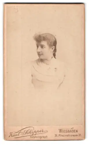Fotografie Karl Schipper, Wiesbaden, Rheinstrasse 31, Porträt einer jungen Frau