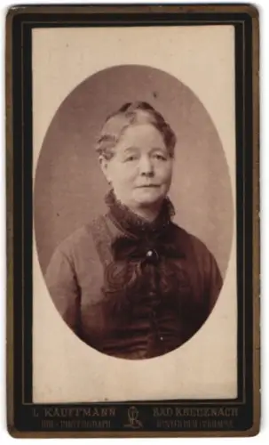 Fotografie L. Kauffmann, Bad Kreuznach, Hinter dem Curhause, Porträt einer Dame