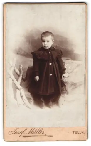 Fotografie Josef Müller, Tulln, Kleinkind in festlicher Kleidung