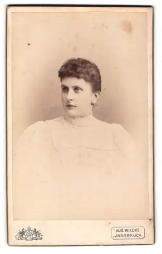 Fotografie Aug. Wilcke, Innsbruck, Rudolfsstrasse 1, Porträt einer Dame