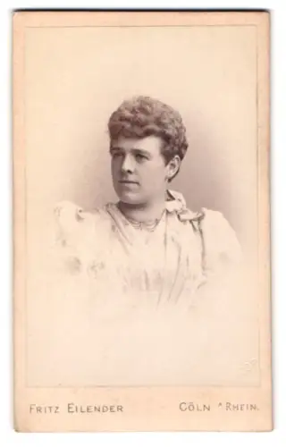 Fotografie Fritz Eilender, Cöln a. Rhein, Kreuzgasse 22, Porträt einer Dame