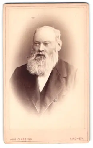 Fotografie Aug. Classens, Aachen, Hochstrasse 19, Porträt eines älteren Herrn