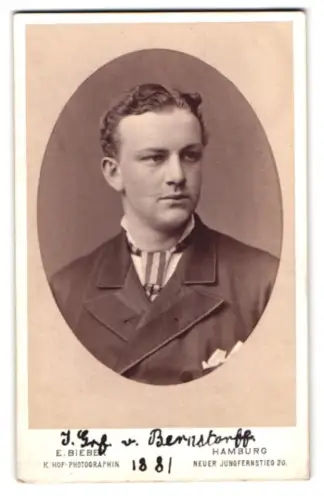 Fotografie E. Bieber, Hamburg, Neuer Jungfernstieg 20, Johann Heinrich Graf von Bernstorff 1881, deutscher Diplomat