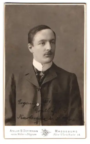 Fotografie B. Dettmann, Magdeburg, Alte Ulrichstr. 14, Porträt von Ergang als Student 1902