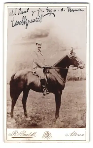 Fotografie Rudolf Przibill, Altona, Reichenstrasse 18, Reiter auf einem Pferd