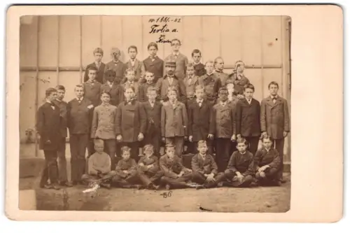 Fotografie unbekannter Fotograf, Ansicht Höxter, Gruppenfoto der Schüler Jahrgang 1881/82, Tertia