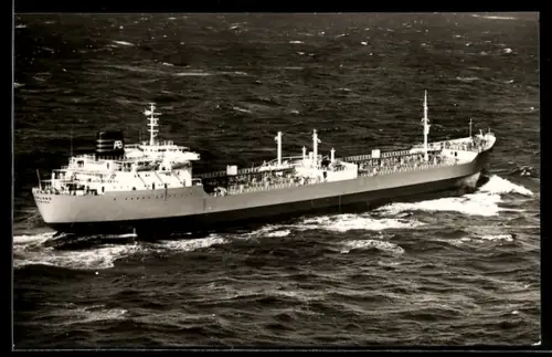 AK Schwedisches Frachtschiff MS Hemland in voller Fahrt, Baujahr 1961, Handelsschiff