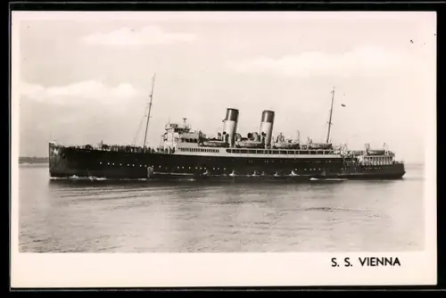 AK Passagierschiff S.S. Vienna langsame Fahrt laufend