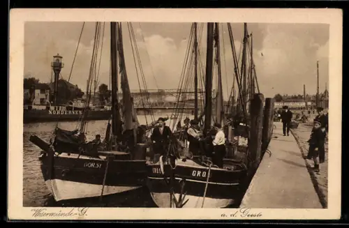 AK Wesermünde, Feuerschiff Norderney im Hafen, Fischkutter mit Kennungen GRO 1 und DOR 51