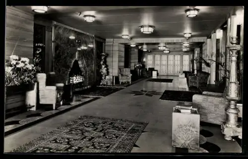 AK Passagierschiff SS Empress of Britain, First-Class D Deck Entrance, Canadian Pacific