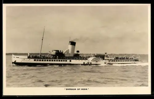 AK Raddampfer Emperor of India in fahrt, Passagierschiff