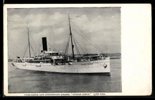 AK Passagierschiff Durham Castle vor der Küste, Union-Castle Line
