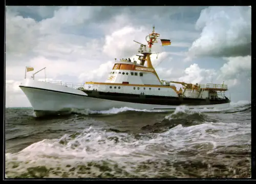 AK Seenotkreuzer John T. Essberger in voller Fahrt, Seenotrettung