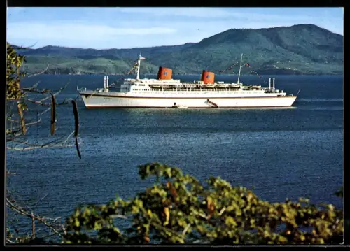 AK Passagierschiff MS Europa der Hapag-Lloyd vor der Küste