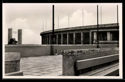 AK Berlin, Reichssportfeld, Olympiastadion, Blick auf das Osttor