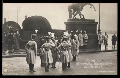 AK Berlin, Herzog Ernst August von Braunschweig mit Gemahlin Viktoria Luise beim Einzug
