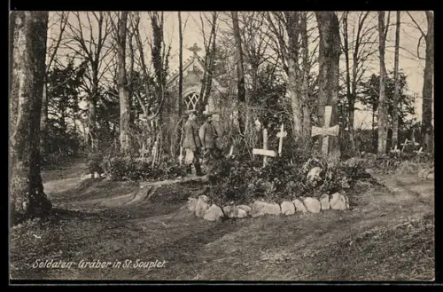 AK St. Souplet, Soldatengräber auf dem Friedhof mit andächtigen Soldaten