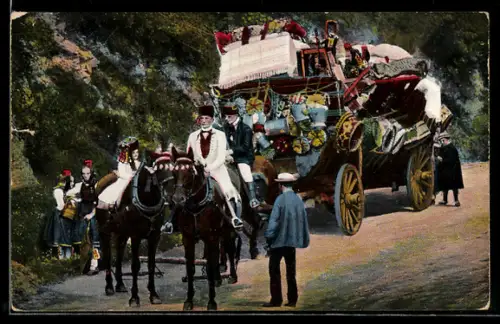 AK Schwalm, Schwälmer Brautwagen, Männer und Frauen in hessischer Tracht