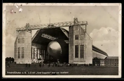 AK Friedrichshafen a/B, LZ 127 Graf Zeppelin klar zur Ausfahrt