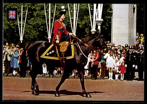 AK London, Her Majesty Queen Elizabeth