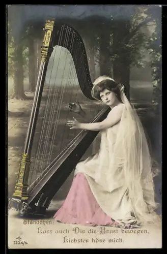 AK Frau in weissem Kleid spielt Harfe