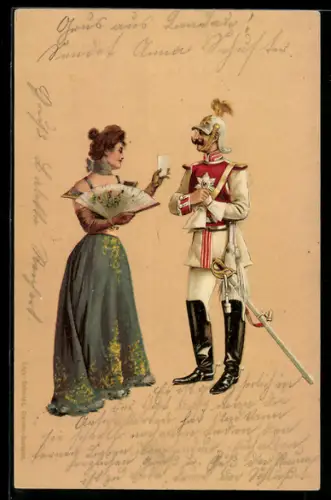 AK Soldat in Gala-Uniform und Dame mit Fächer