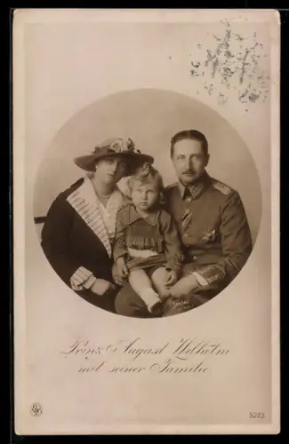 AK Prinz August Wilhelm von Preussen mit Frau und Sohn