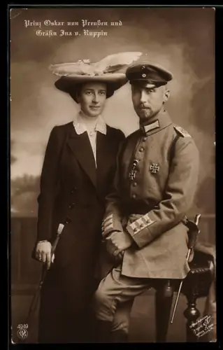 AK Prinz Oskar von Preussen in Heeresuniform neben Gräfin Ina v. Ruppin