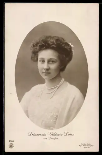 AK Victoria Louise Herzogin von Braunschweig mit Perlenketten