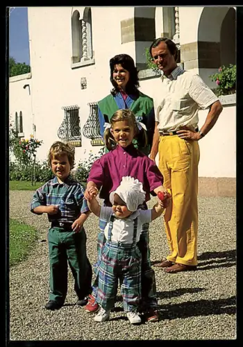 AK König Carl XVI Gustaf von Schweden mit Königin Silvia und ihren Kindern Victoria, Carl Philip und Madeleine