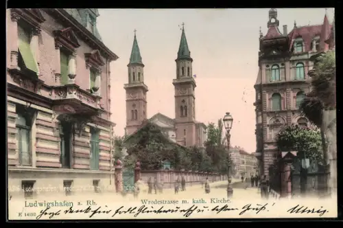 AK Ludwigshafen a. Rh., Wredestrasse mit katholischer Kirche