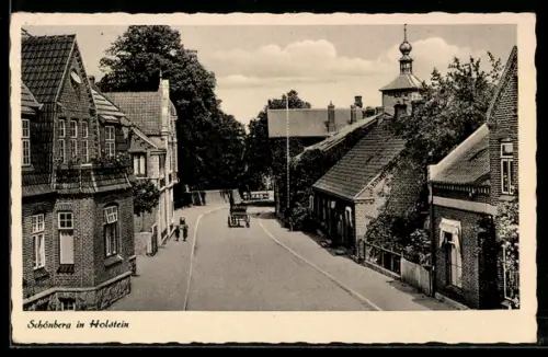 AK Schönberg in Holstein, Strassenansicht mit Kirche und historischen Gebäuden