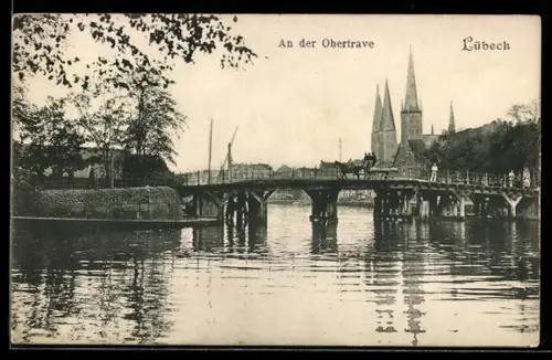 AK Lübeck, An der Obertrave, Brücke, Kirchtürme