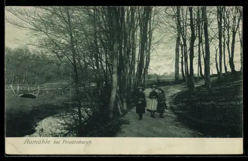 AK Aumühle bei Friedrichsruh, Waldweg mit Kindern und Bach