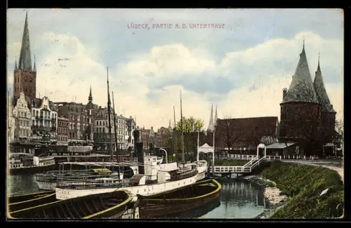 AK Lübeck, Partie an der Untertrave, Schiffe, Holstentor