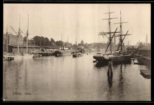 AK Lübeck, Segelschiffe im Hafen