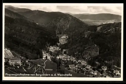 AK Bad Bergzabern a. d. Weinstrasse, Flugzeugaufnahme des Ortes