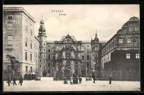 AK Dessau, Das Schloss