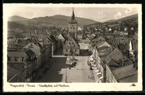 AK Deggendorf /Donau, Stadtplatz mit Rathaus