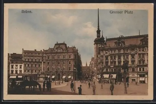 AK Brünn, Grosser Platz mit Denkmal
