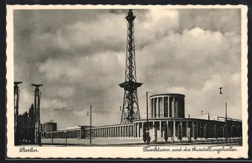 AK Berlin, Partie am Funkturm mit Ausstellungshallen