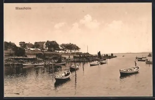 AK Maasholm, Hafen mit Fischerbooten