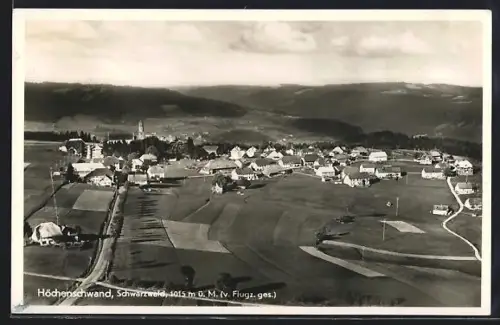 AK Höchenschwand /Schwarzwald, Ortsansicht vom Flugzeug aus