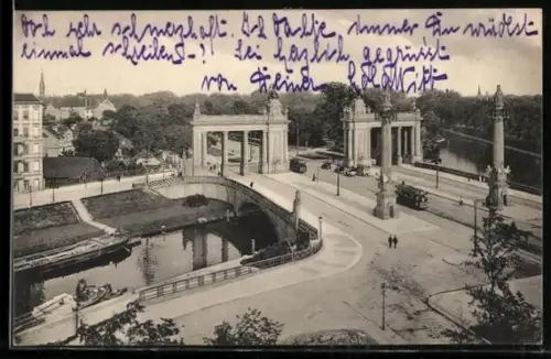 AK Berlin, Charlottenburger Brücke mit Strassenbahn