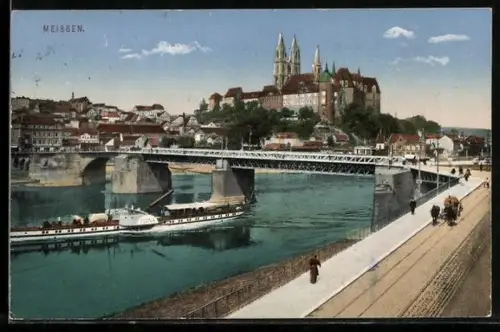 AK Meissen, Strassenpartie mit Schloss und Dampfer Pirna