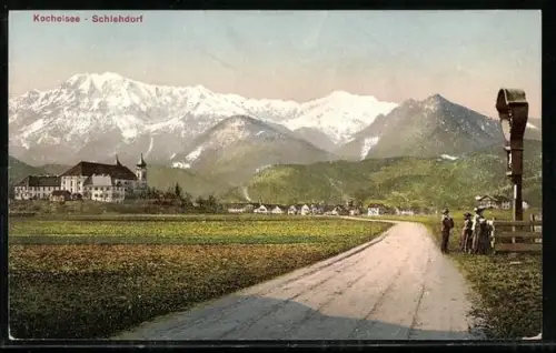 AK Kochel am See, Schlehdorf, Strassenpartie mit Schloss