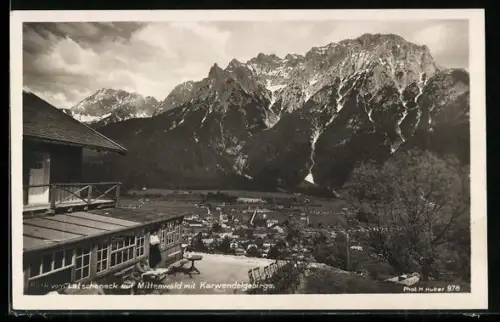 AK Mittenwald, Blick vom Latscheneck auf Mittenwald u. Karwendelgebirge