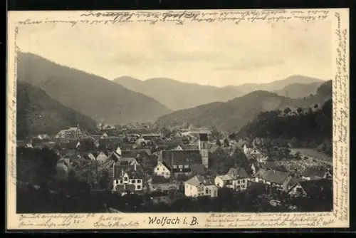 AK Wolfach i. B., Ortsansicht mit Bergen