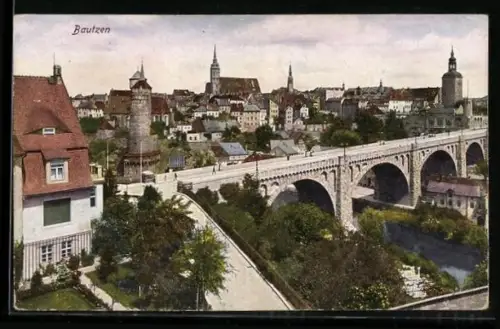 AK Bautzen, Teilansicht mit Strassenpartie und Brücke