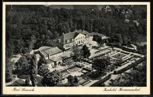 AK Bad Lausick, Kurhotel Herrmannsbad vom Flugzeug aus